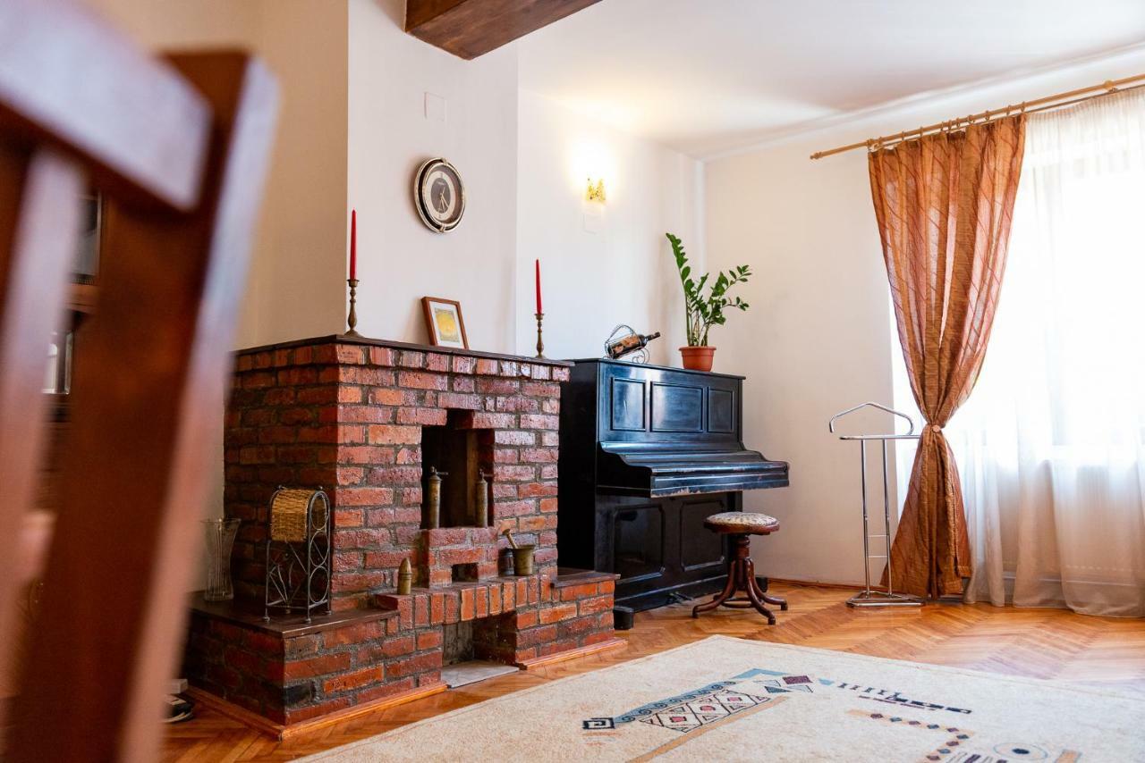 Appartement Bed&Wine In The Center Of Oradea Extérieur photo