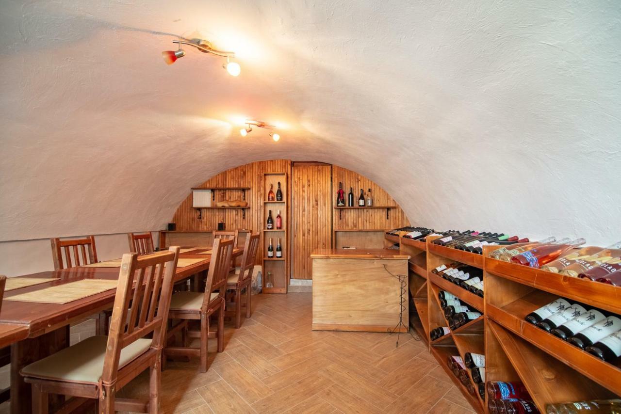 Appartement Bed&Wine In The Center Of Oradea Extérieur photo